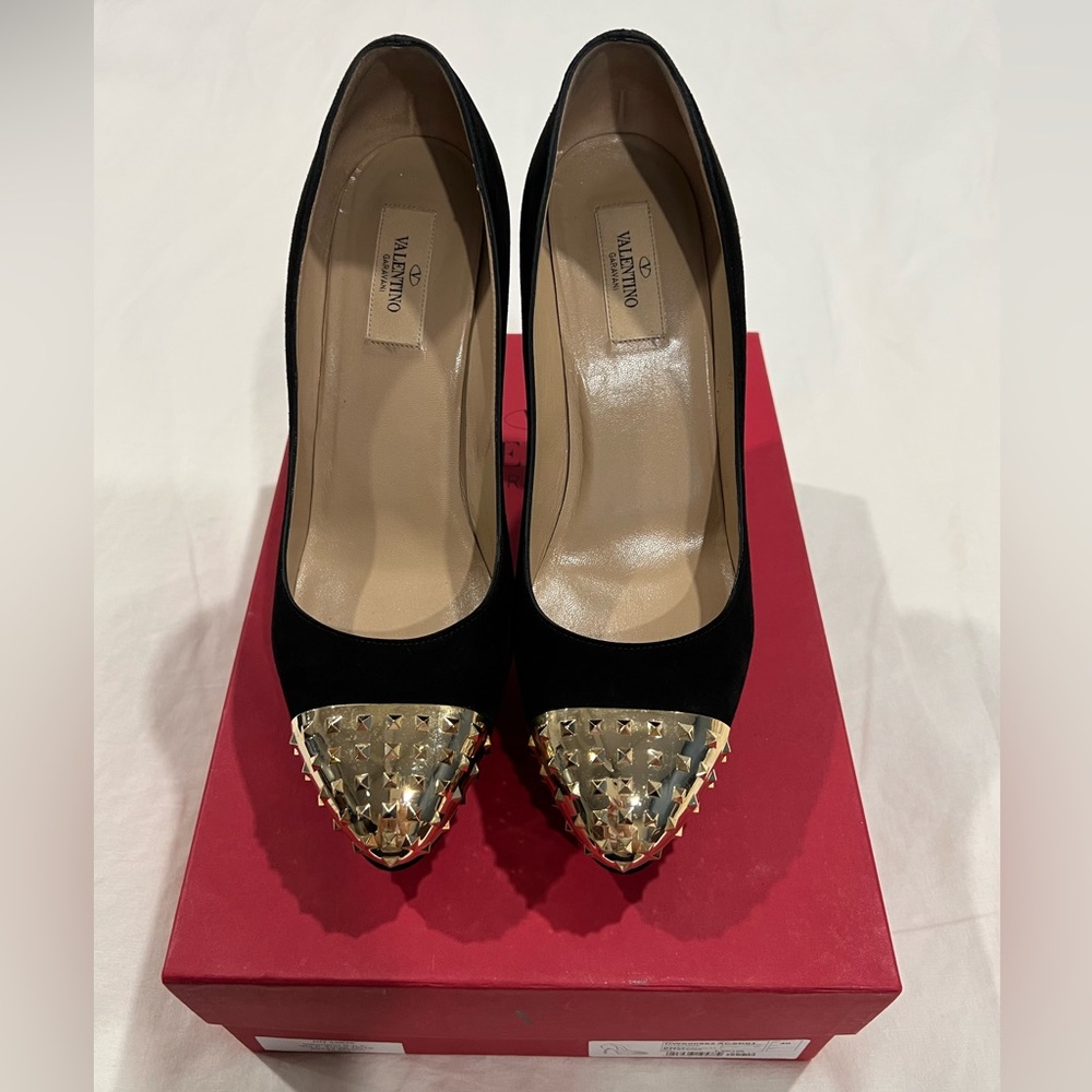 Valentino Garavani Rockstud Suede Platform Heels